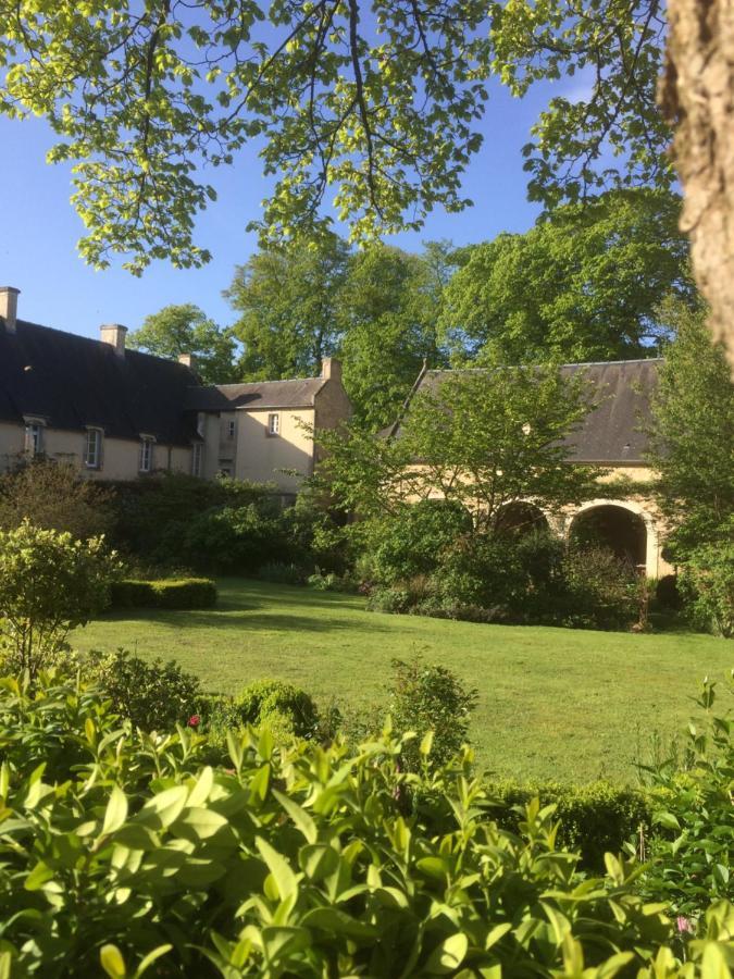 Bed and Breakfast De Ma Fenetre Saint-Martin-des-Entrées Exterior foto
